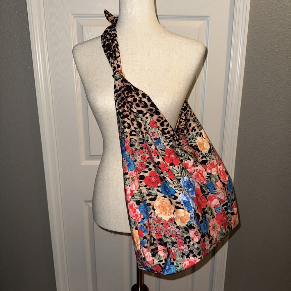 Johnny Was Cheetah Ring Beach Bag ‎ Floral Exotic Motifs Lightweight Anywhere